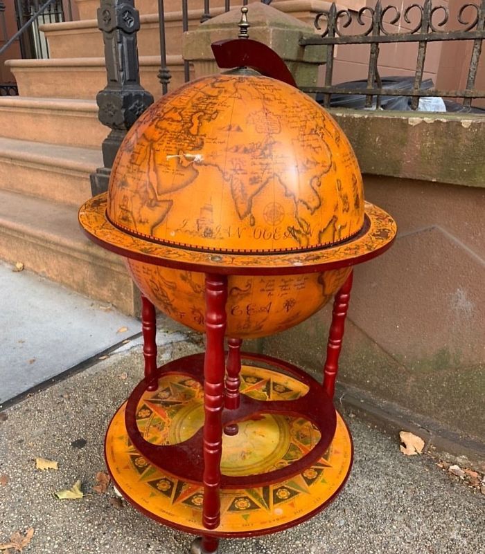 This Is The Second One Of These We’ve Seen On @stoopingnyc. And The First One Was Probably 8 Months Ago And We Remember It! On Summit Street Bet Henry And Hicks. 