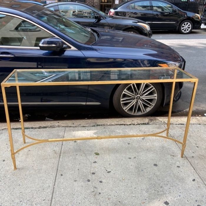 Who Doesn’t Want This Table!!!??? 81st Between Second And Third. #stooping