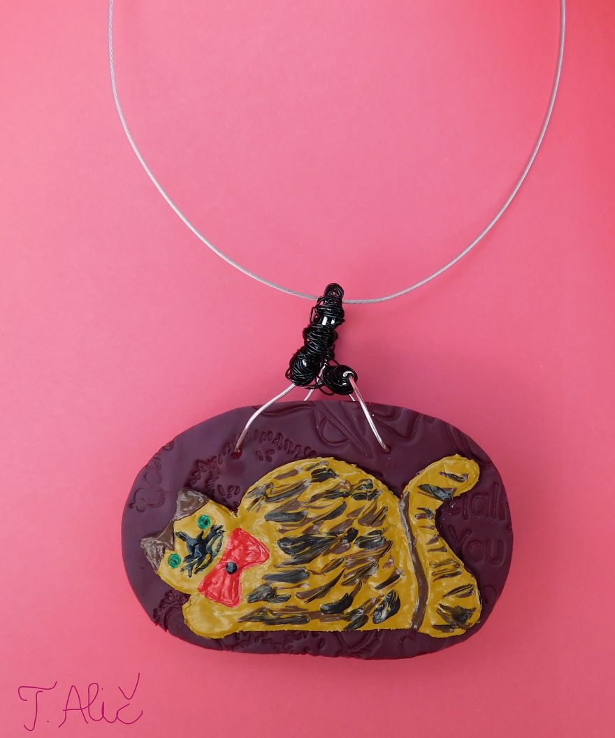 Handmade Necklace: Kitten