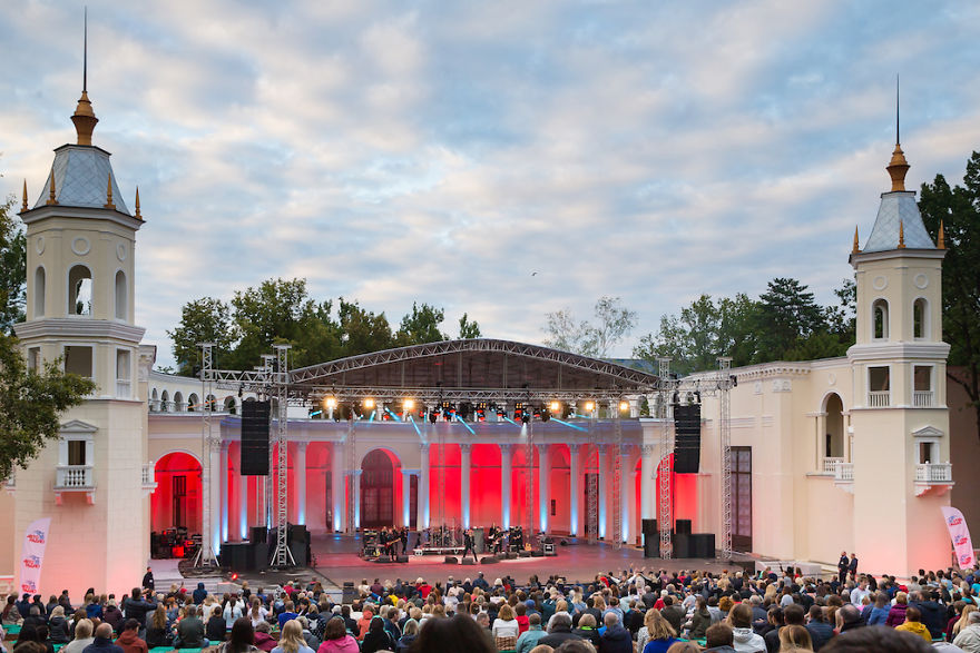 Moscow’s Open-Air Green Theater In Vdnh Overcomes Turbulent History To Shine Again