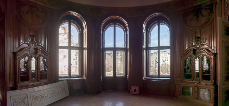 We Went To Budapest To Participate In Mangalitsa Festival, But We Found An Abandoned Chateau (22 Photos)