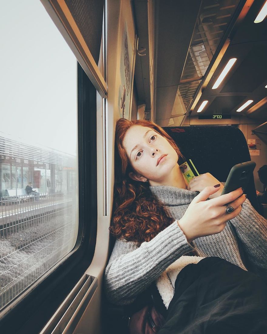 Woman Uses Her iPhone To Photograph Other Passengers On Their Way To Work And The Result Is Pure Art