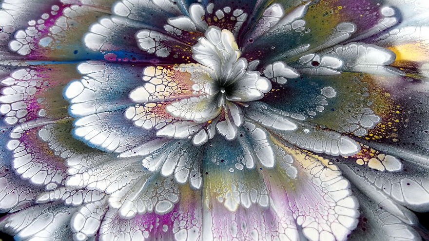 From Circles To Flower ~ Easy Pour For Beginners ~ Reverse Flower Dip ~ Step By Step Tutorial From Circles To Flower ~ Easy Pour For Beginners ~ Reverse Flower Dip ~ Step By Step Tutorial