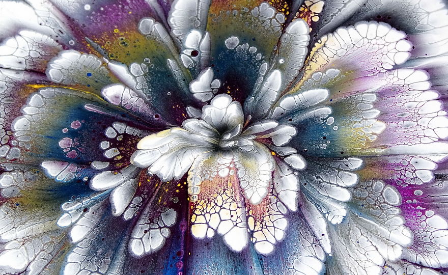 From Circles To Flower ~ Easy Pour For Beginners ~ Reverse Flower Dip ~ Step By Step Tutorial From Circles To Flower ~ Easy Pour For Beginners ~ Reverse Flower Dip ~ Step By Step Tutorial