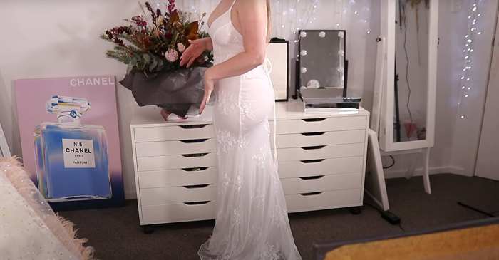 Esta mujer encargó 10 vestidos de novia por la app de Wish, muestra las expectativas VS la realidad
