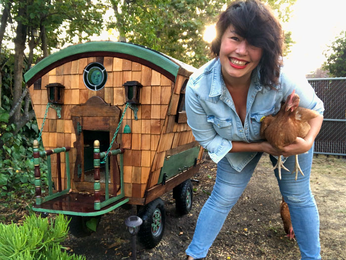 I’ve Built This Fairytale-Like DIY Chicken Coop Out Of Up-Cycled Materials (16 Pics)