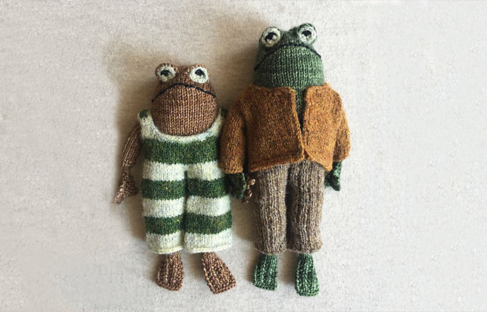 People Can’t Get Enough Of These Knitted Frog And Toad Plushies Created By Knitter Kristina McGowan