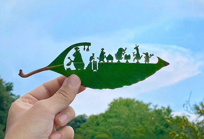 Japanese Artist Made These 30 Cute Vignettes From Leaves