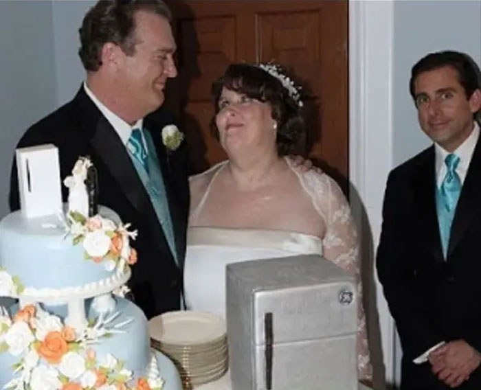 Phyllis And Bob's Wedding Cake Topper Had A Little Refrigerator On It — And They Had A Cake Made To Look Like A Refrigerator, Too!