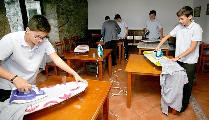 School In Spain Teaches Boys How To Do Chores, And People Have Mixed Reactions