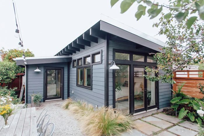 Couple Converted Their 280 Sqft Garage In To Stunning Airbnb Guest House .