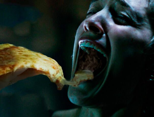 Photoshopping-Horror-Movie-Screams-With-Pizza
