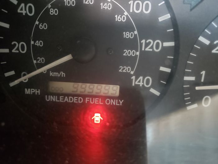 Un cliente lleva viniendo desde que su coche tenía 200000 millas, y decía que llegaría a 1 millón. Tras años, ha venido y lo había logrado