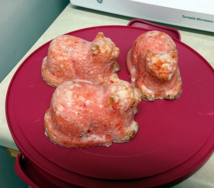 I Baked Some Strawberry Cakes In Cat-Shaped Pans, Then Iced Them. They Came Out Looking Like Burn Victims