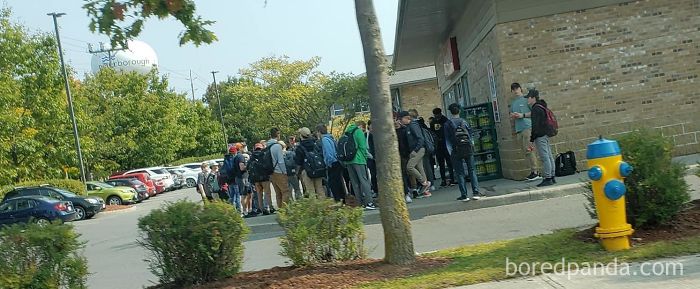 Local High School Kids Hanging Out In Front Of A Convenience Store During Their Lunch Period. Almost No Masks. All While My Town’s Covid Numbers Are Steadily Growing