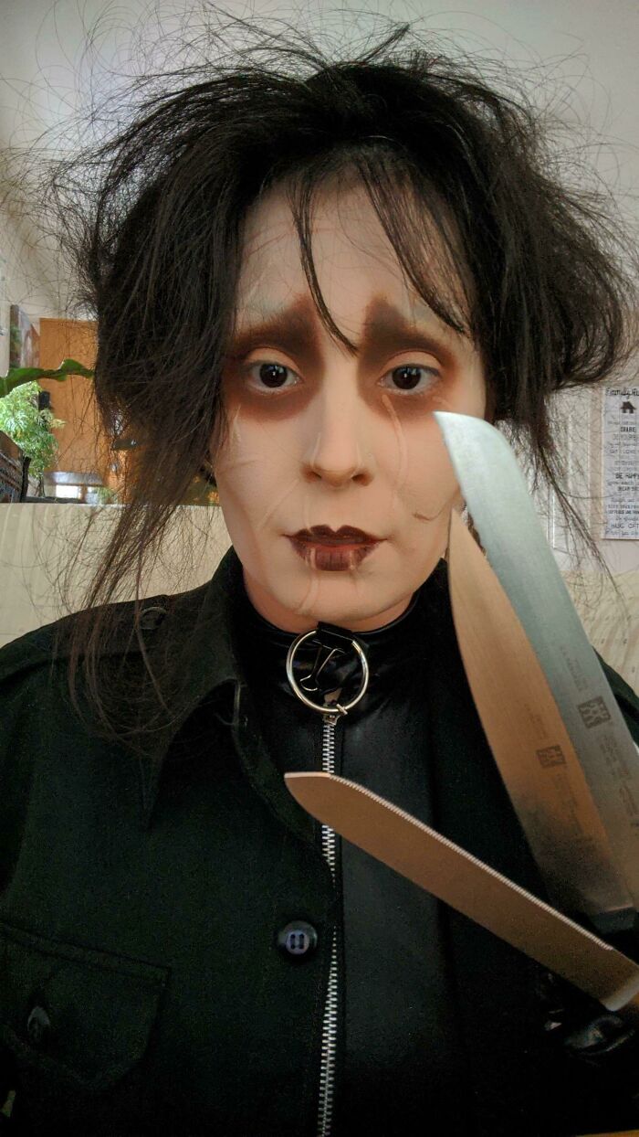 My Wife Did An Amazing Cosplay Of Edward Scissorhands Today For Halloween