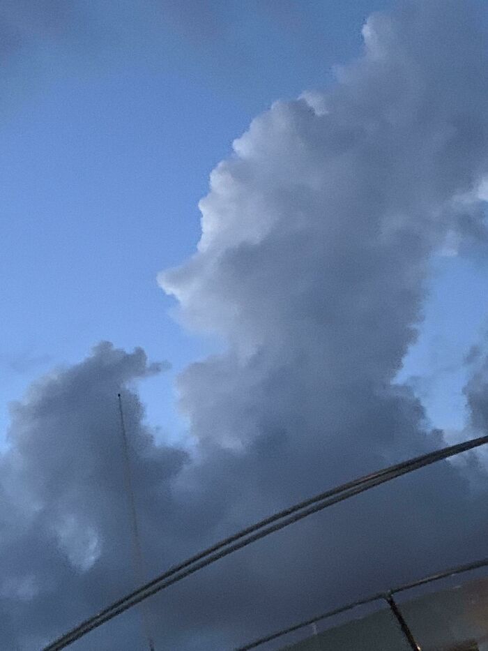 This Cloud That Looks Like A Guy Eating