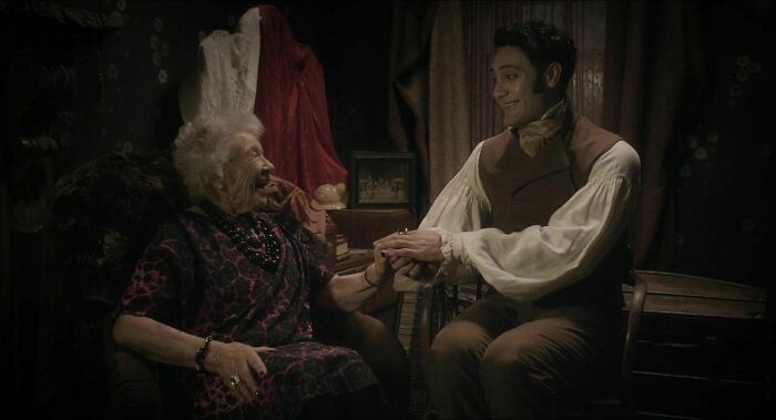 In What We Do In The Shadows (2014), The Retirement Home Where Viago Finds Katherine Is A Real Retirement Home. Katherine Was Also Played By One Of The Residents, Ethel Robinson. She Was “Thrilled” To Be In The Movie. Jermaine Clement Even Put Fangs In Her Dentures