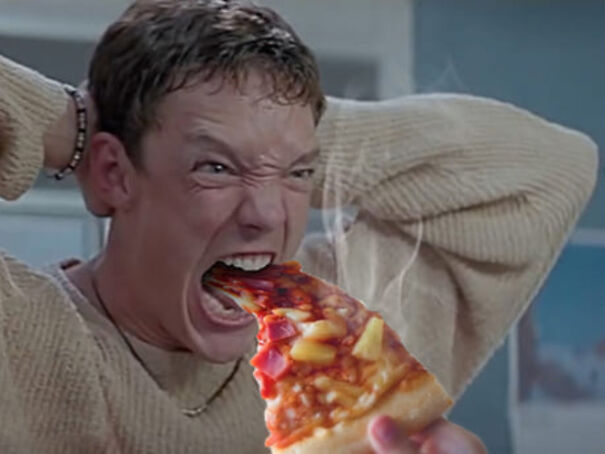 Photoshopping-Horror-Movie-Screams-With-Pizza