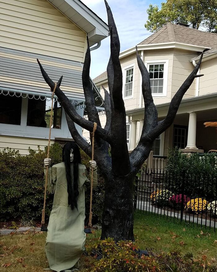 The Grudge Themed Decoration