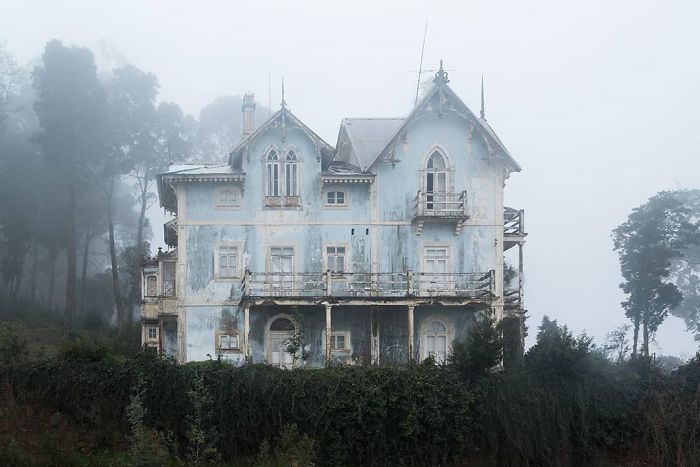Villa abandonada, Portugal