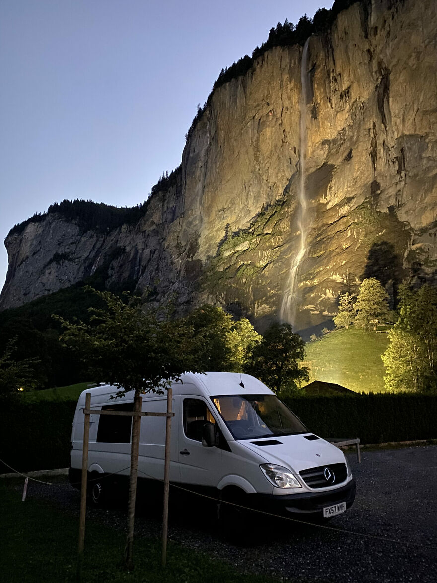 Stunning 2020 Luxury Fully Off-Grid Motorhome Conversion On A 2007 Mercedes Sprinter.