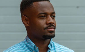 Este falso votante negro de Trump en Twitter olvidó recortar la etiqueta de búsqueda de su foto de perfil, y la gente se ríe de él