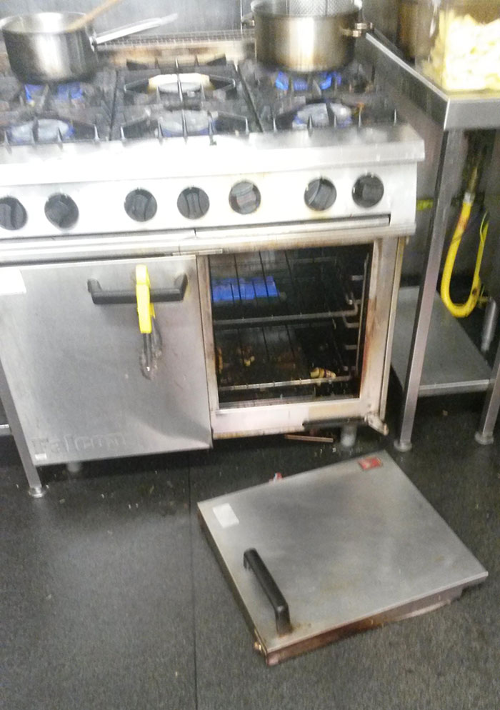 140 Booked In My Restaurant Tonight. My Only Oven