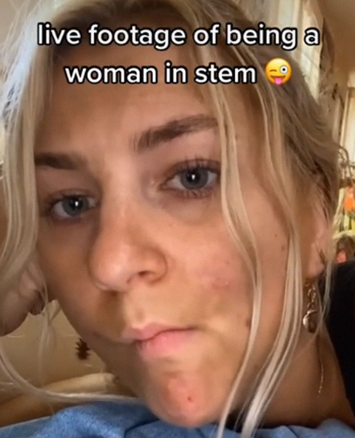 Student Records Male Classmates Repeatedly Interrupting Her During Zoom Calls And Her TikTok Goes Viral