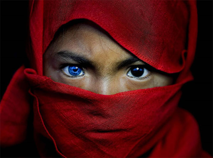 Photographer Documented An Indigenous Tribe With Strange Genetic Fluke That Causes Their Eyes To Turn Blue