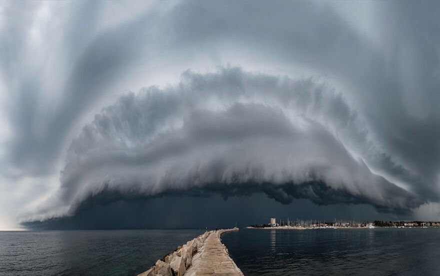 Weather Photographer Of The Year 2020: 3rd Place 'Monster' By Maja Kraljik