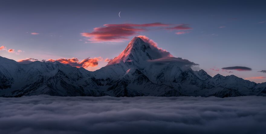Bloody Gongar Mountain (Professional Nature & Sunset Category, 1st Place)