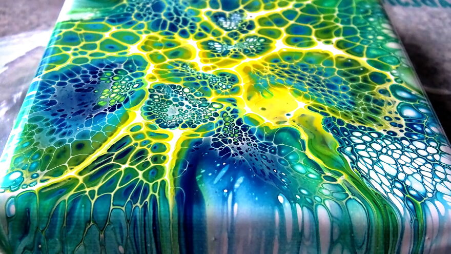 Perfect Bloom With My Pouring Medium ~ Acrylic Pour Painting ~ #staycreative Perfect Bloom With My Pouring Medium ~ Acrylic Pour Painting ~ #staycreative