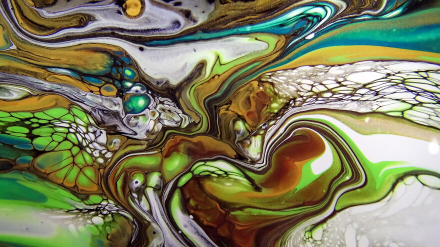 I Created This Marble Pattern While Pouring Paints