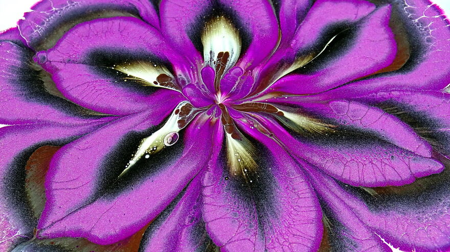 Reverse Flower Dip With Dry Paper Napkin ~ Acrylic Pour Painting ~ Fluid Art ~#staycreative Reverse Flower Dip With Dry Paper Napkin ~ Acrylic Pour Painting ~ Fluid Art ~#staycreative