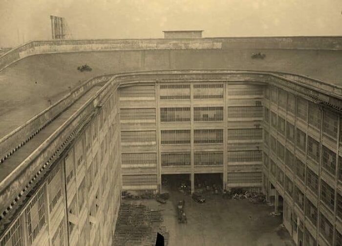 Pista de pruebas en el tejado de la fábrica de Fiat, 1929