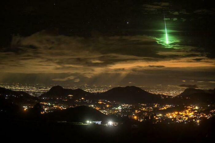 Photographer Gets One In A Lifetime Shot Of Meteor By Accident