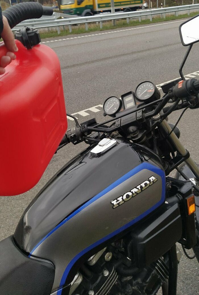 Ran Out Of Gas On A Highway. A Fine Lad Stopped And Gave My An Empty Canister. There Is No Gas Stop In Sight. It's Gonna Be A Long Day