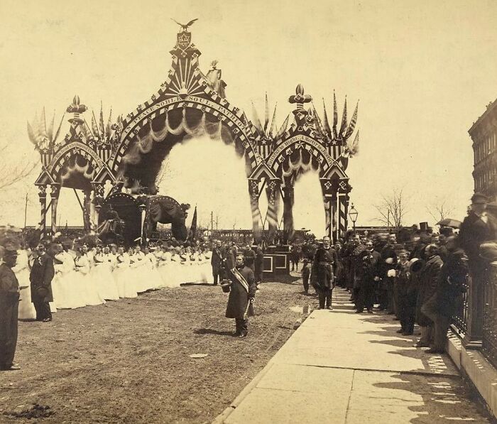 Abraham Lincoln's Hearse As It Passes An Ornamental Arch At 12th Street In Chicago, Il (1865)