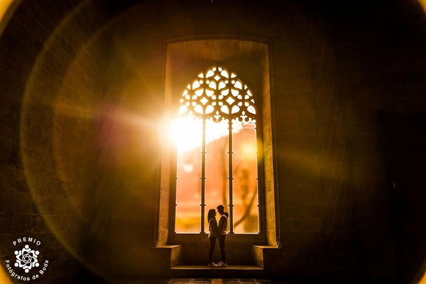 Golden Sun Rays And A Romantic Couple Photgraphed By Mayte Cruz