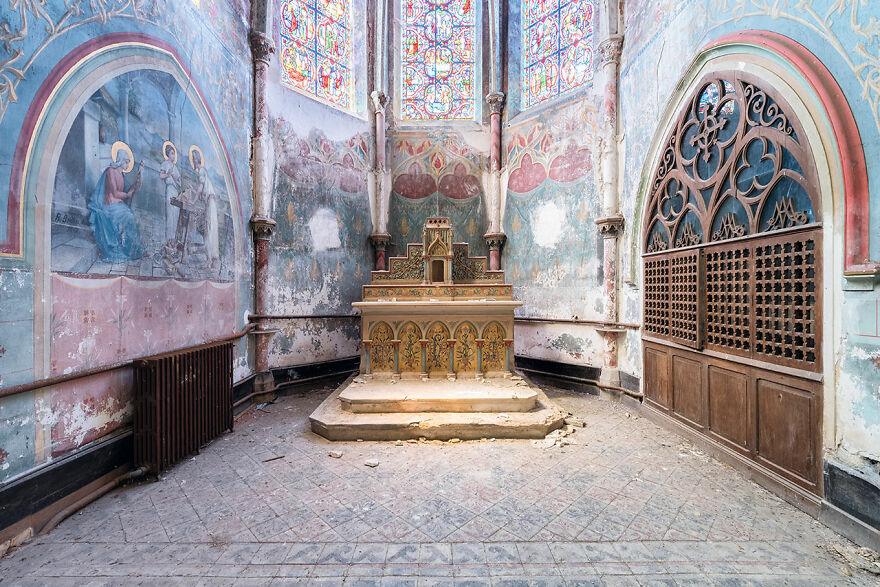 Fascination / 19th-Century Catholic School And Chapel, France, Centre-Val De Loire Region