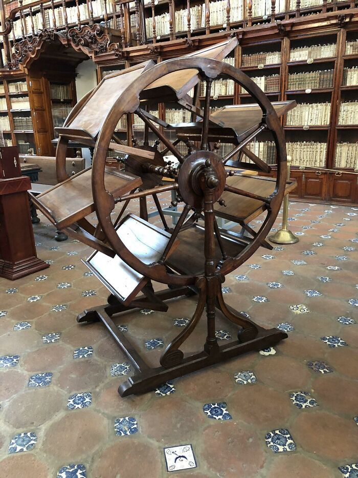300 Year Old Library Tool That Enabled A Researcher To Have Seven Books Open At Once, Yet Conveniently Nearby (Palafoxiana Library, Puebla)