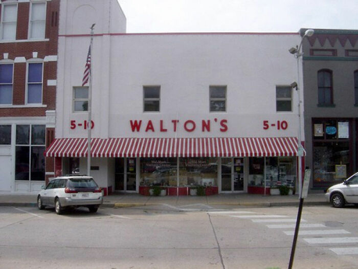 Wal-Mart (Walton's), 1962