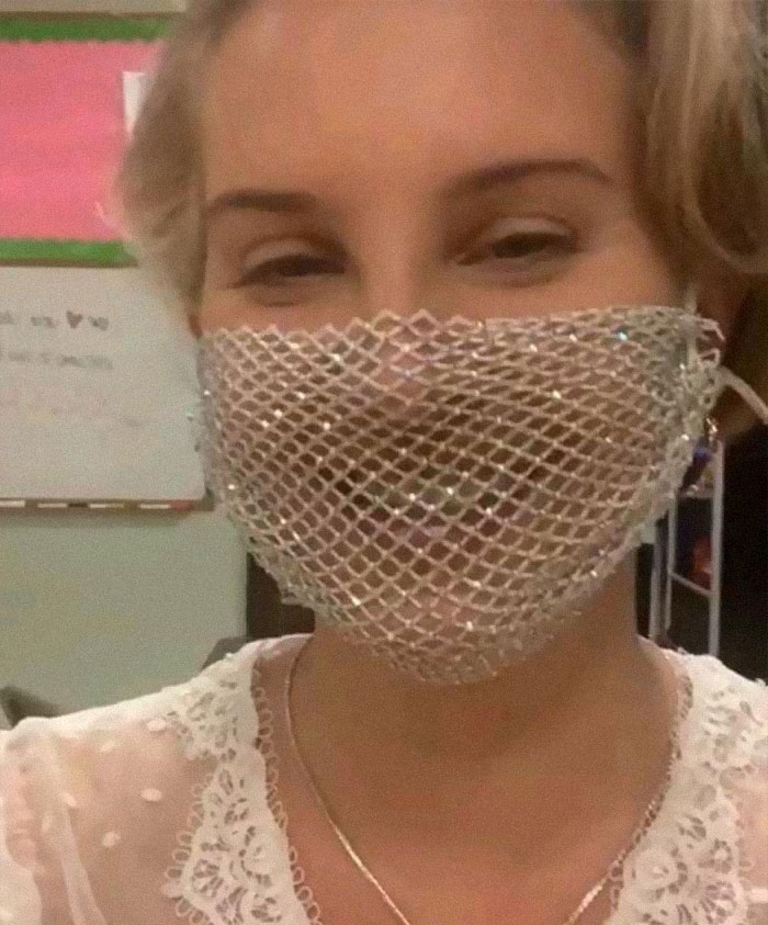 Lana Del Rey Responds To People Who Criticized Her For Wearing A Mesh Face Covering During The Coronavirus Pandemic