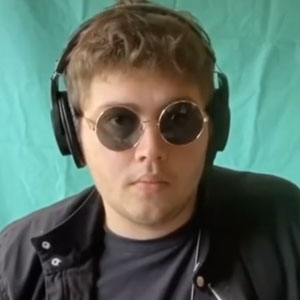 52 Movie Sound Effects Recreated Using Simple Household Objects By A Guy On TikTok