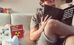 “A Year Ago, I Started Sending My GF These Photos Whenever She Asked If The Baby Was OK”