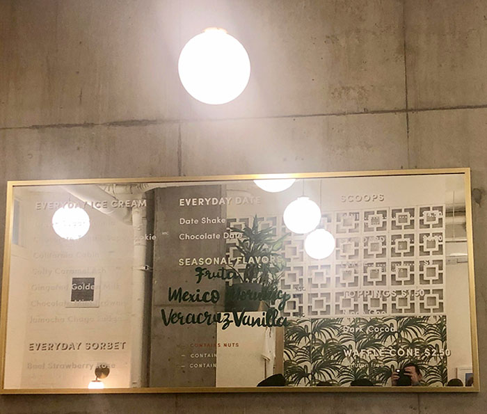 This Busy Ice Cream Shop In Seattle Put Their Menu On A Mirror So It’s Impossible To Read
