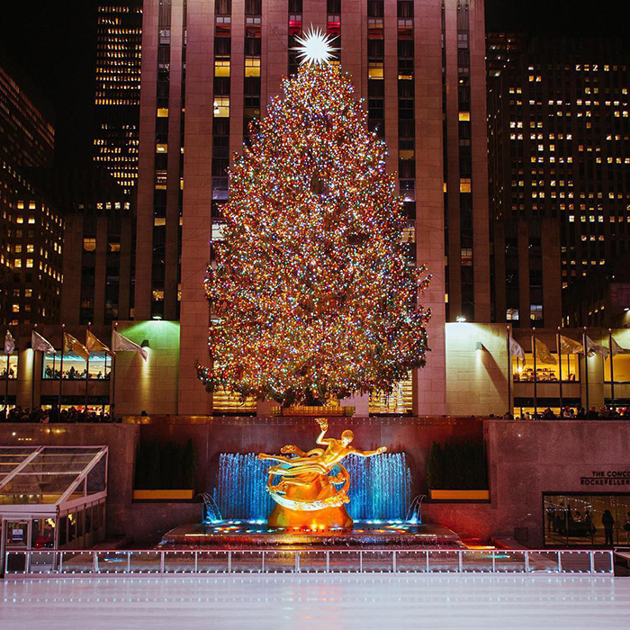 People Are Shaming This Rockefeller Center Christmas Tree, So The Center Claps Back | Bored Panda