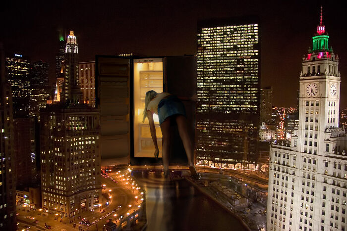 What Would Happen If Giant People "Invaded" Our Cities? Digital Artists Bring That Answer