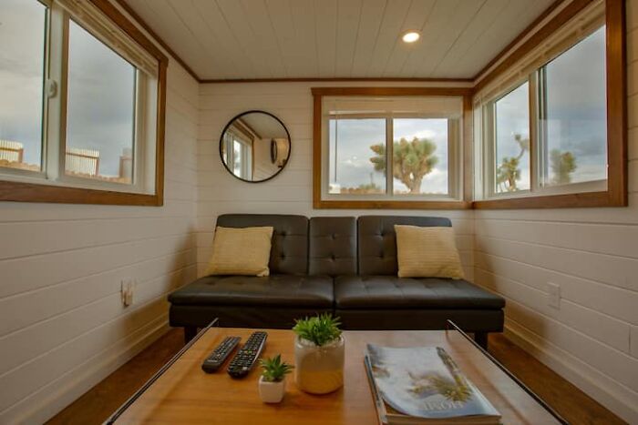 Modern Tiny House On Wheels And Off-Grid In The Desert, Tour.